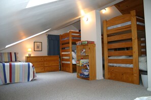 4 bedrooms, WiFi, bed sheets