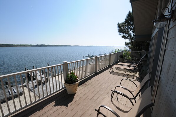 Terrace/patio - Superb Waterfront location on St. Martin River in Ocean Pines with 2 dock slips (Ocean Pines)