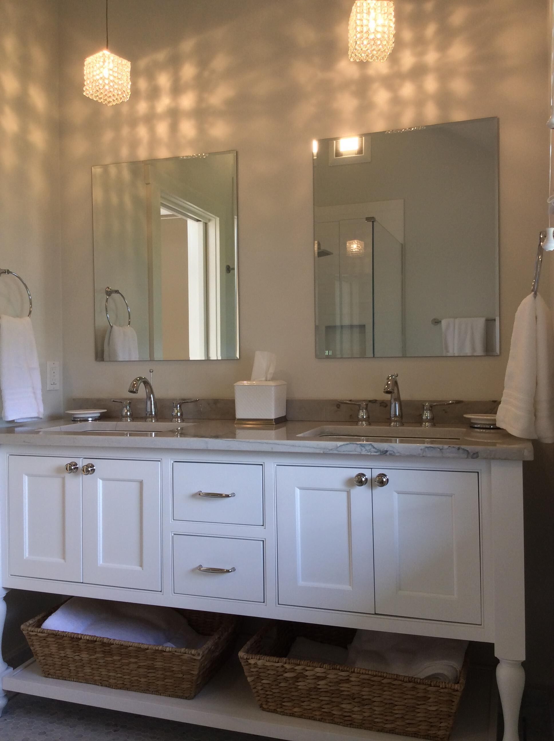 Brant Point, Best Location On The Island! Newly Renovated Nantucket Cottage