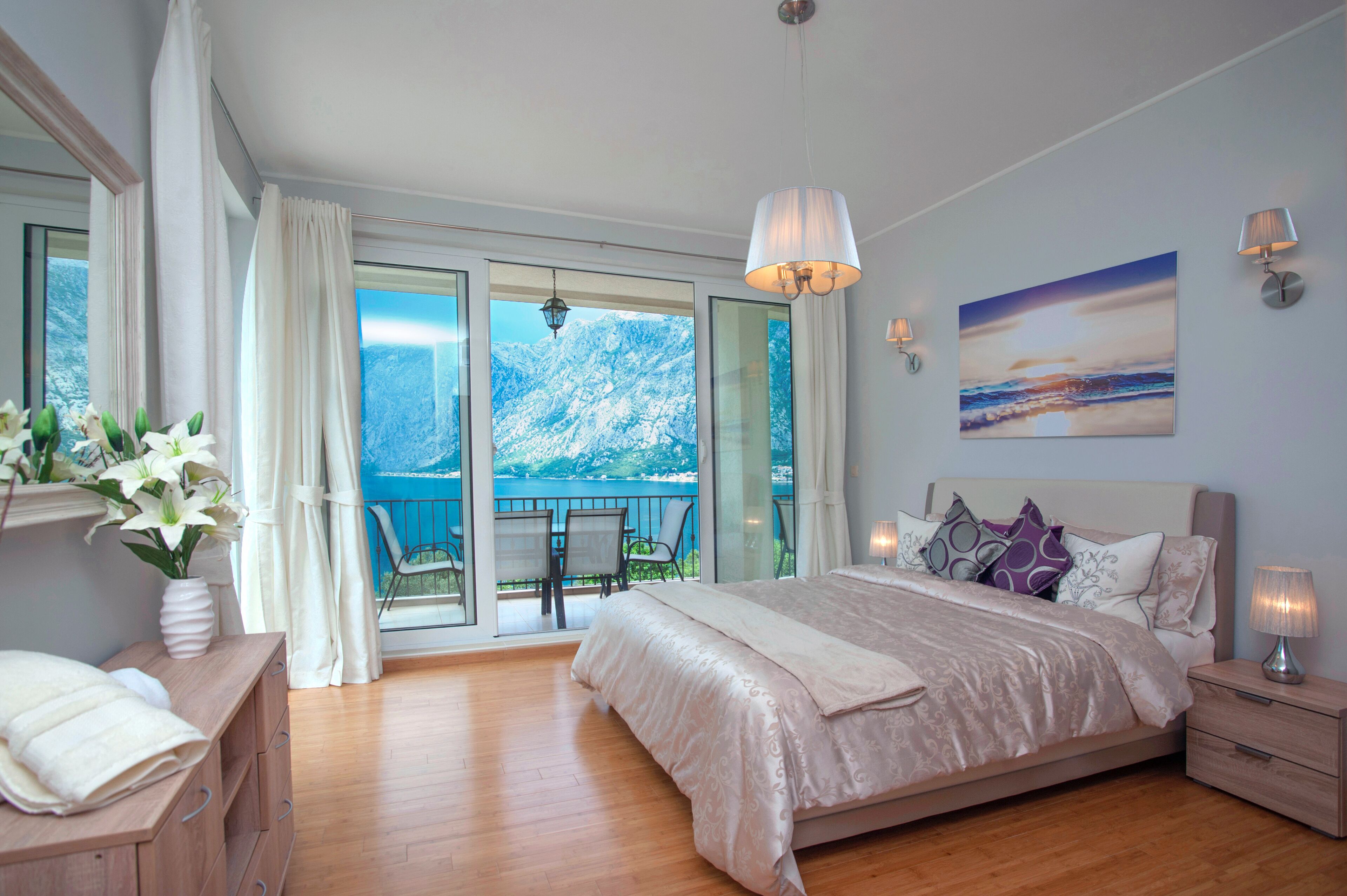 3 habitaciones, tabla de planchar con plancha, wifi y ropa de cama 