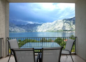 Outdoor dining - You Can't Beat This Spectacular View And Space (PRCANJ)
