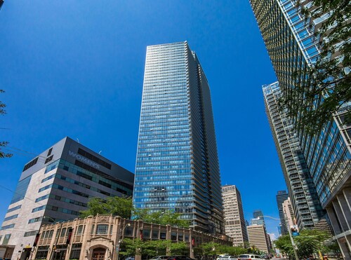Brand New FAMILY FRIENDLY Bay St. Downtown Toronto Condo near Sick Kids Hospital