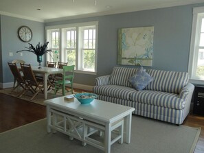 TV, fireplace - Accommodates 12 Guests Overlooking Cape Cod Bay, 6 BR/6 BTH (2048) (Dennis)