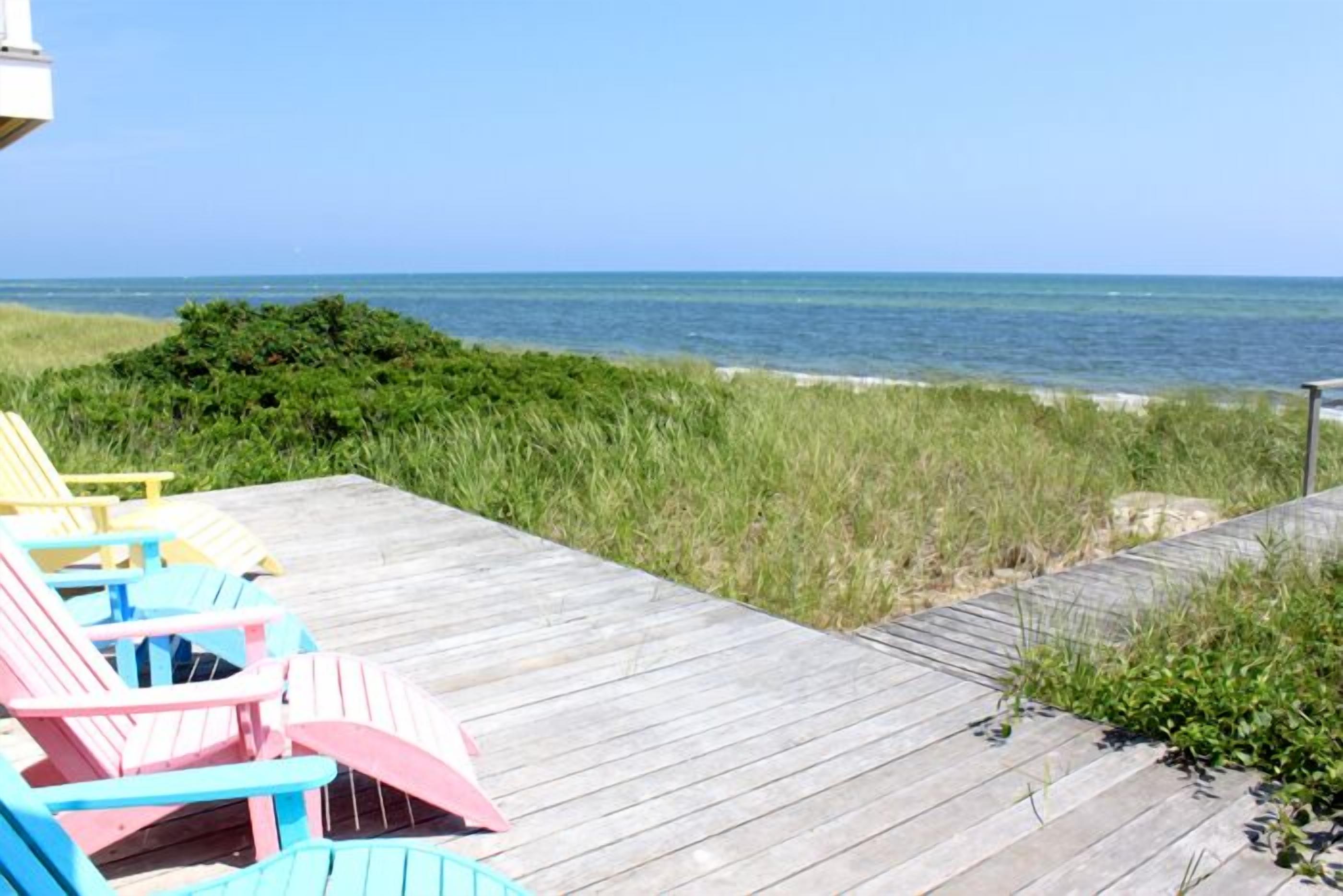 Home on Great Island overlooking Nantucket Sound with Private Beach (1199)