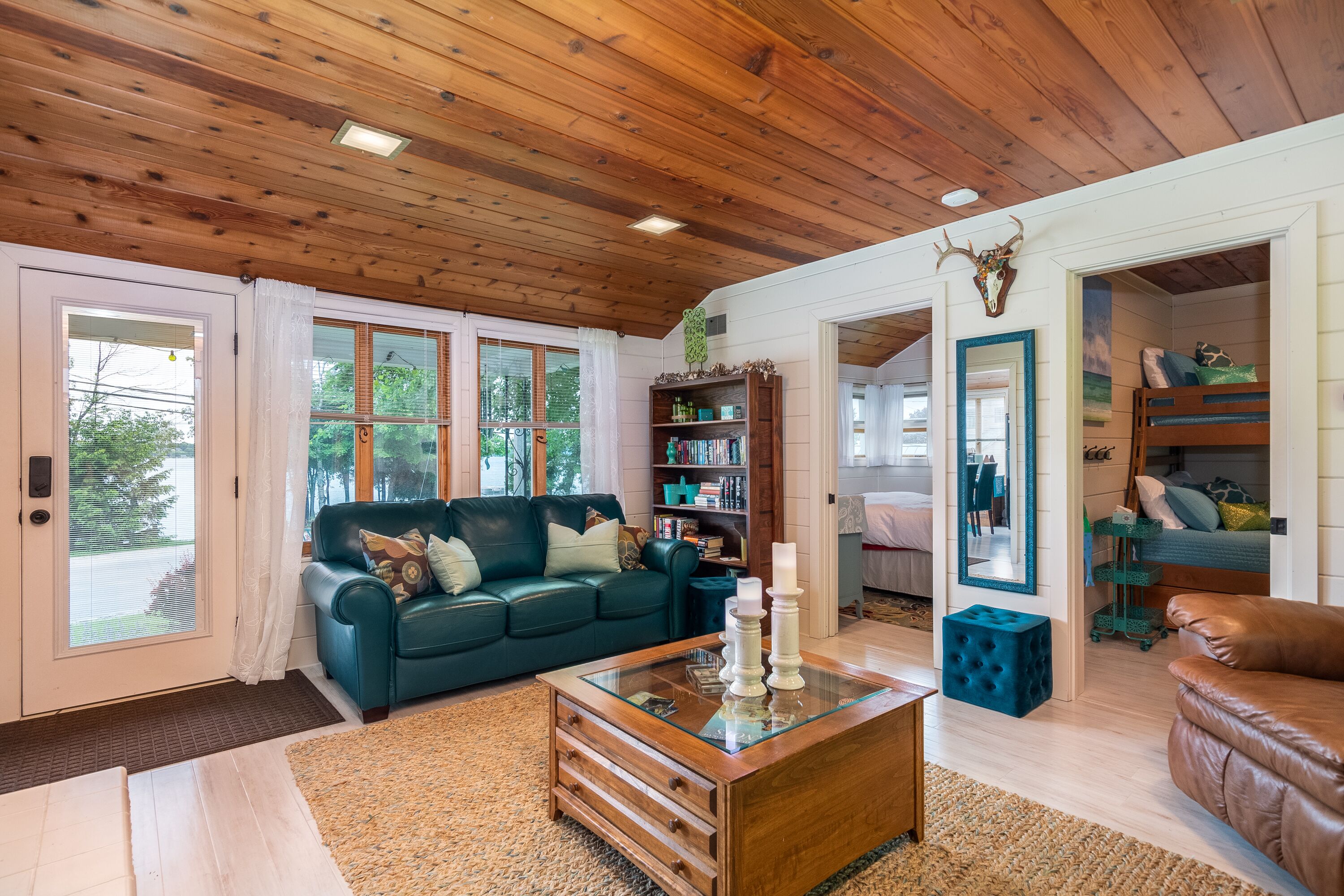 Quaint Crystal Lake Cottage