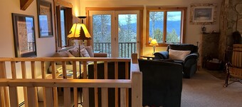 On Mountain Home, Spectacular Mountain Views, Ski to the Door