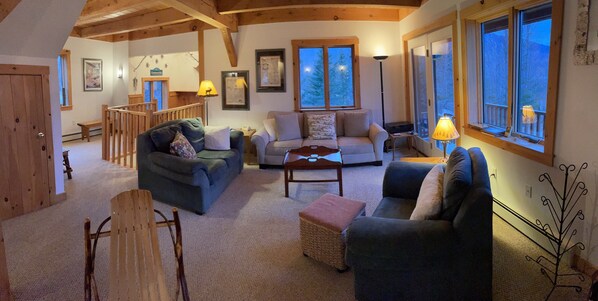 Smart TV, fireplace, video library, stereo