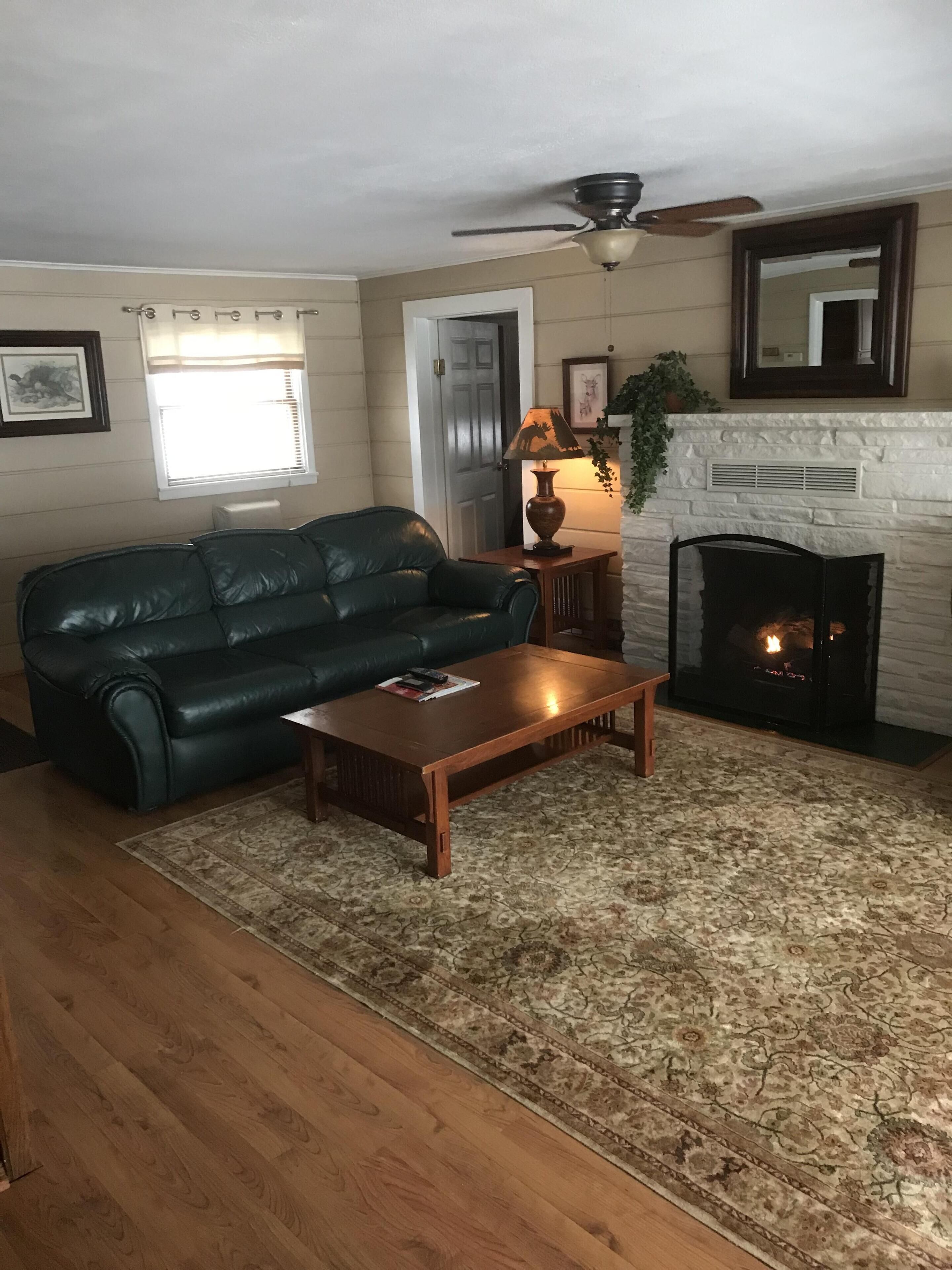 Lakefront Home - Two Bedrooms with Fireplace &  Hot Tub