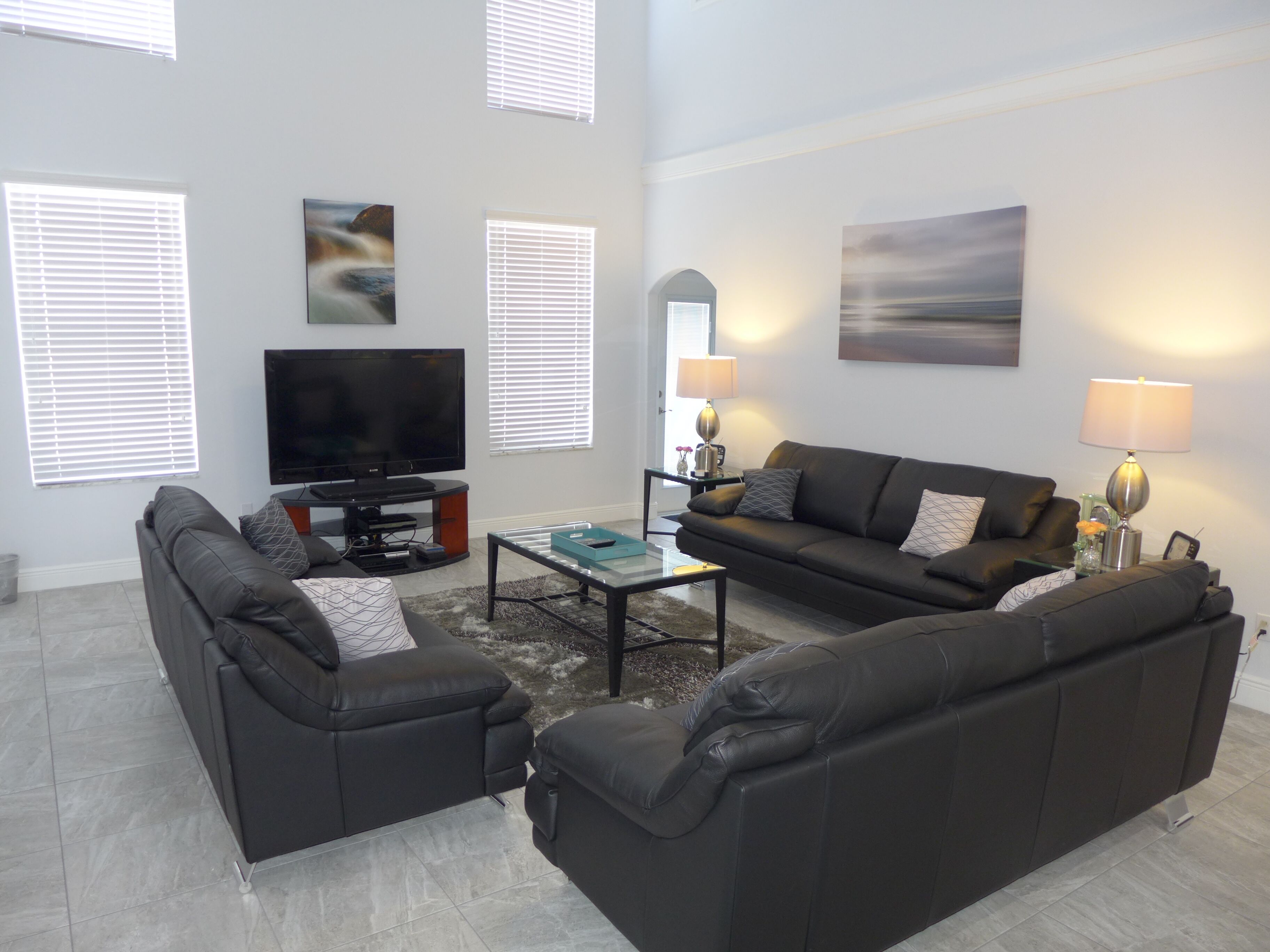 Stunning Disney Home - 2 Masters, Oversized  Swimming Pool,Game Room, Golf Views