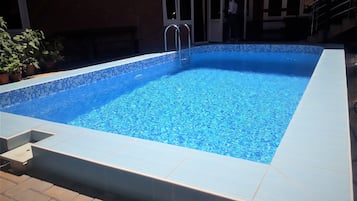 Piscine extérieure (ouverte en saison)