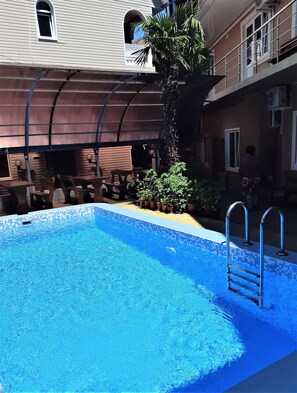 Außenpool (je nach Saison geöffnet)