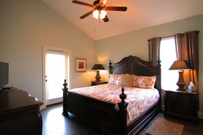 5 bedrooms, iron/ironing board, WiFi, bed sheets