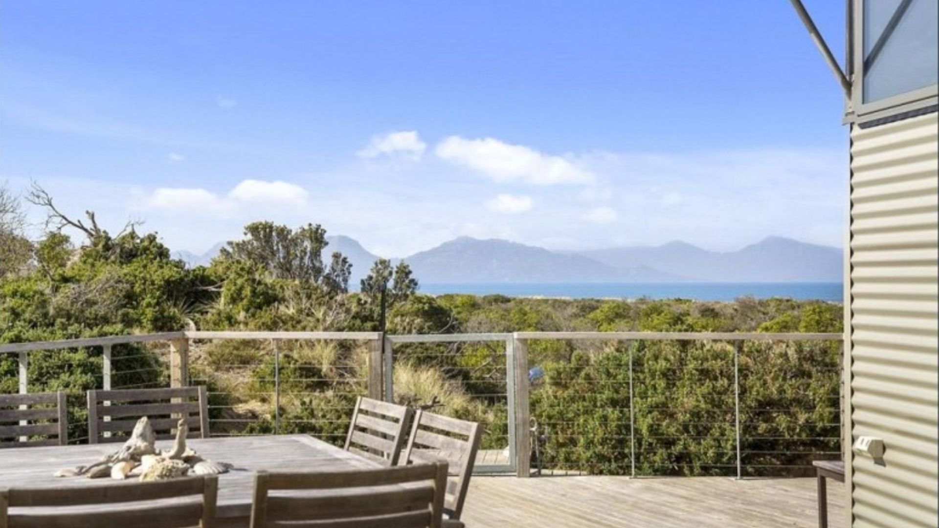 Freycinet Vista - Secluded beachside retreat