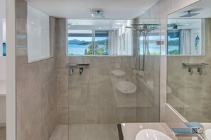 Shower, towels - Frangipani 002 - Ground Floor 2 Bedroom Hamilton Island (Whitsundays)