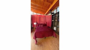 1 habitación, escritorio, wifi gratis y ropa de cama