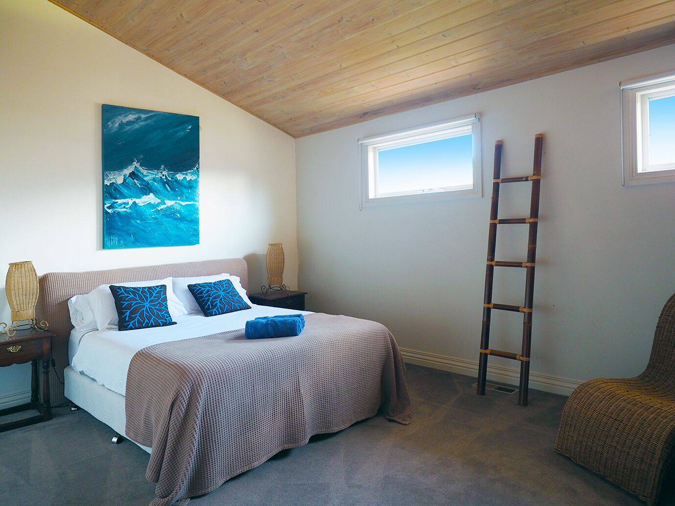 4 bedrooms, iron/ironing board, free WiFi, bed sheets