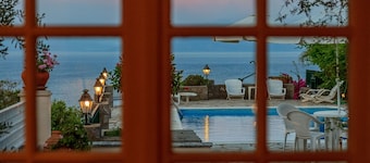 Villa Aphrodite - Luxury Elegant Villa With The Most Stunning View of Corfu