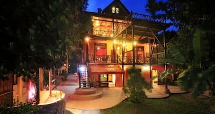 7 makuuhuoneen merenrantahuvila - Koh Phangan