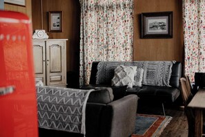 Televisión y chimenea 