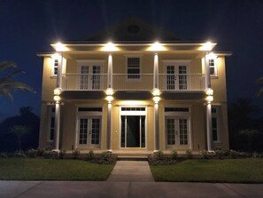 المنشأة من الخارج