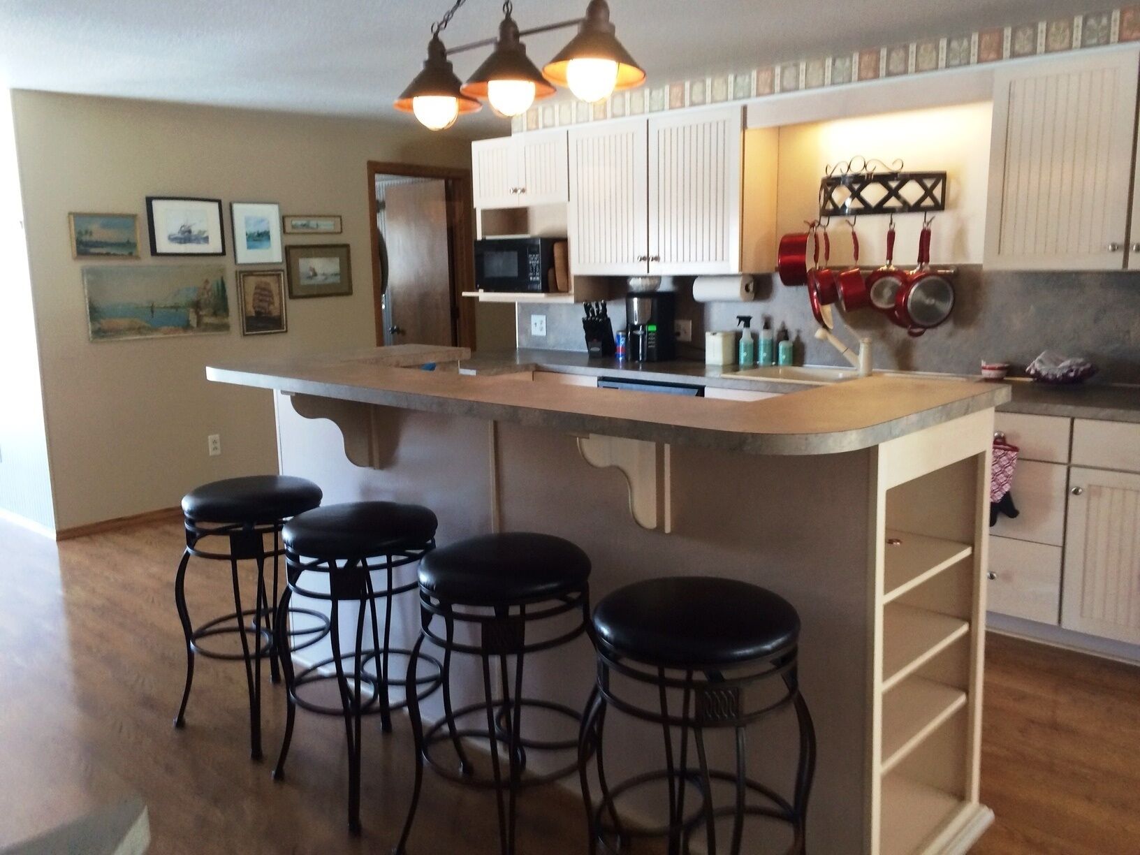 Look no further, this location has it all, including private boat launch