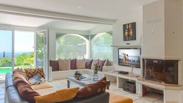 Smart-tv, pejs, dvd-afspiller