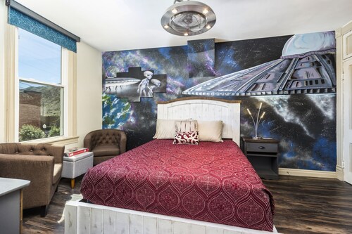 Area 51 Suite at The Ore House Inn