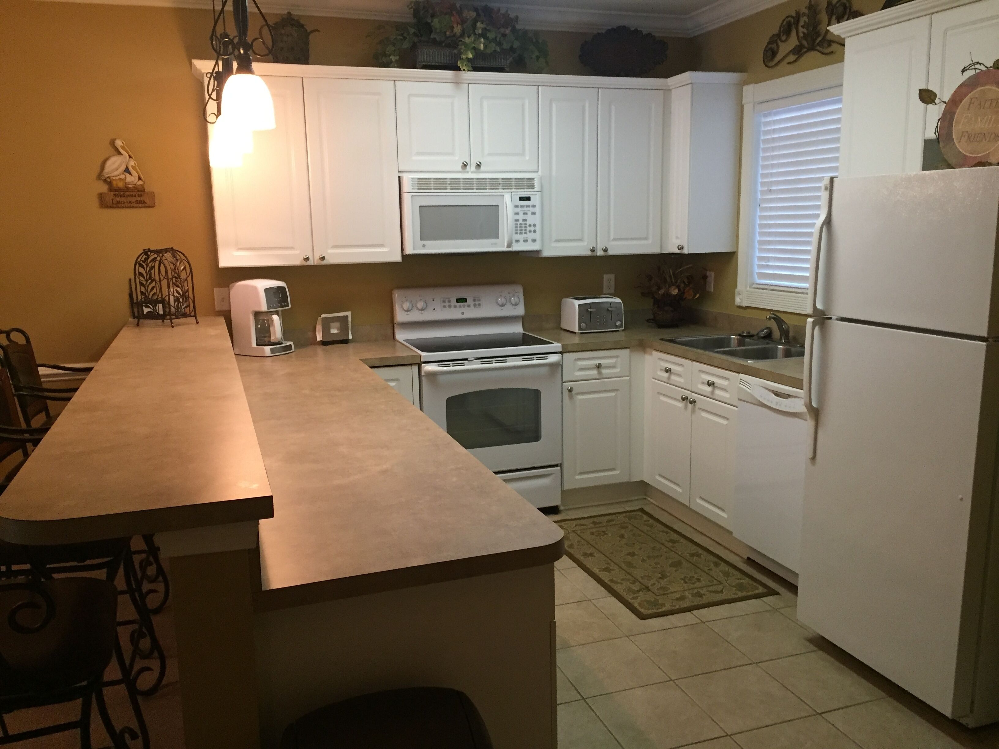 Beautiful Appointed 1, 2 And 3 Bedroom Condos located at Arrowhead & Myrtlewood