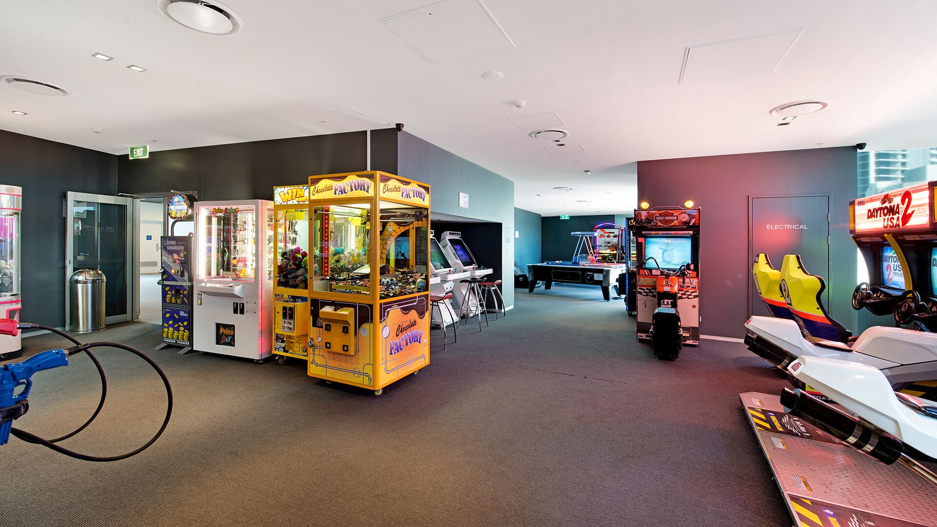 3 bed 3 bath on lvl 2 in Circle on Cavill — image 4