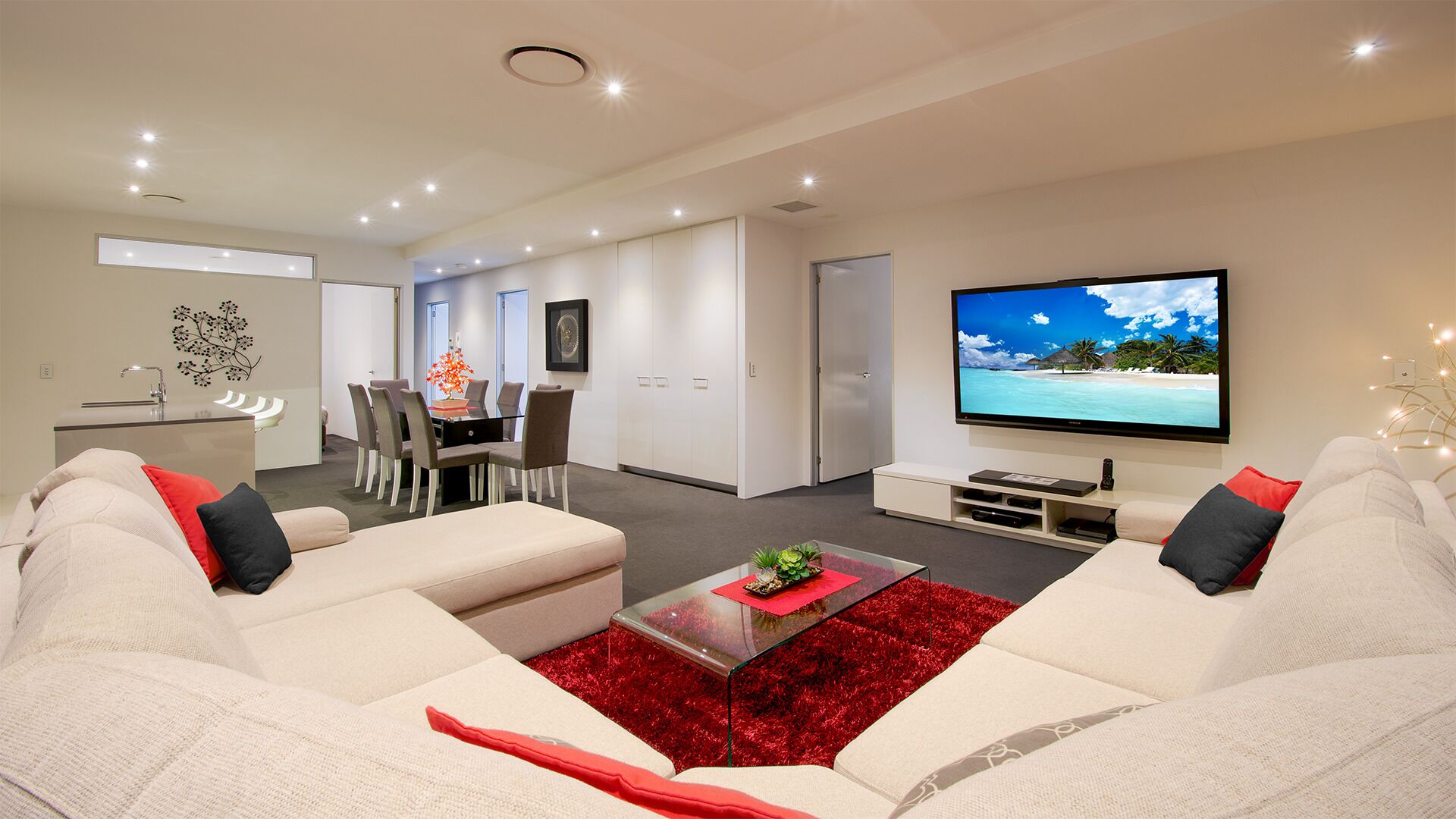 3 bed 3 bath on lvl 2 in Circle on Cavill — image 11
