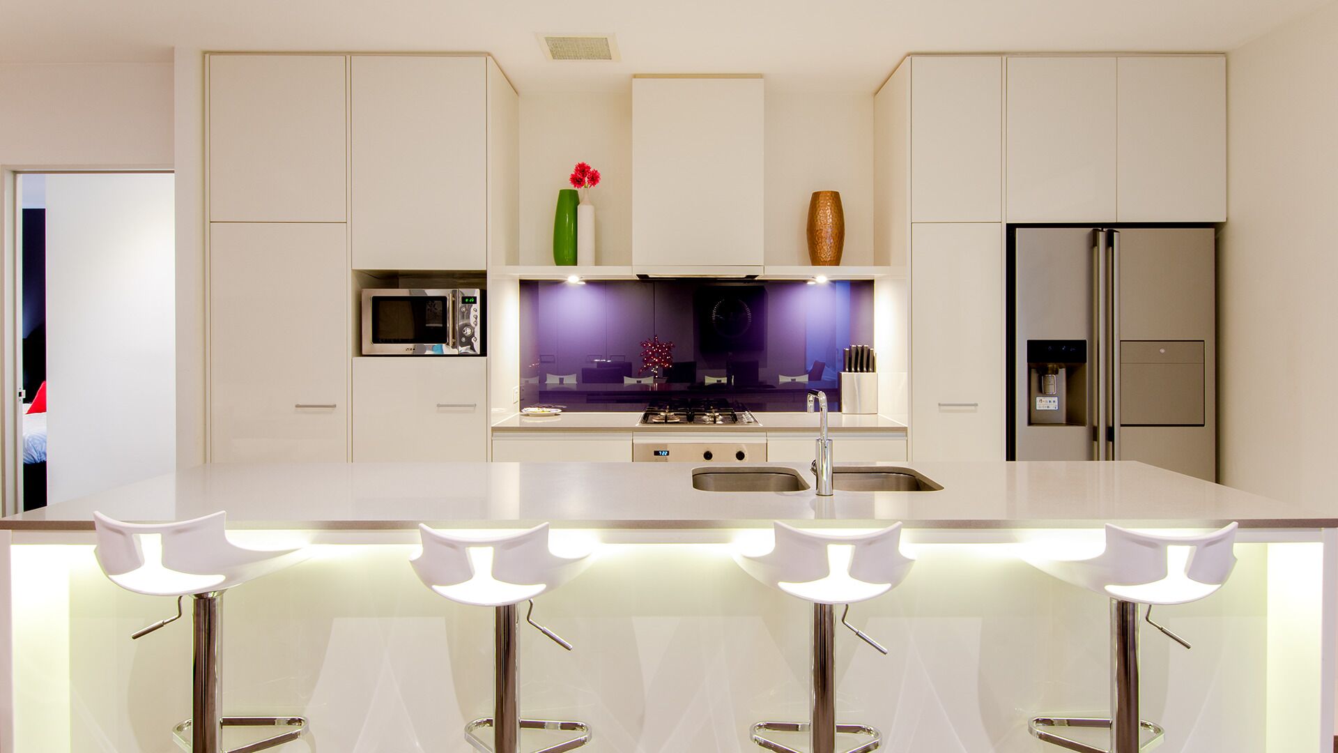 3 bed 3 bath on lvl 2 in Circle on Cavill — image 12