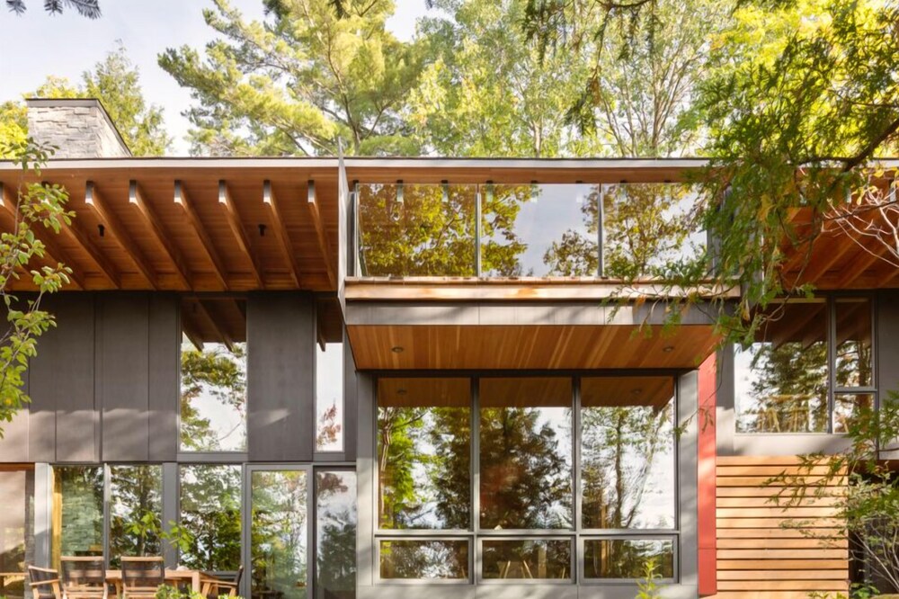 Mod Haliburton Luxury: lakeside architectural gem, w/5 kms private hiking trails