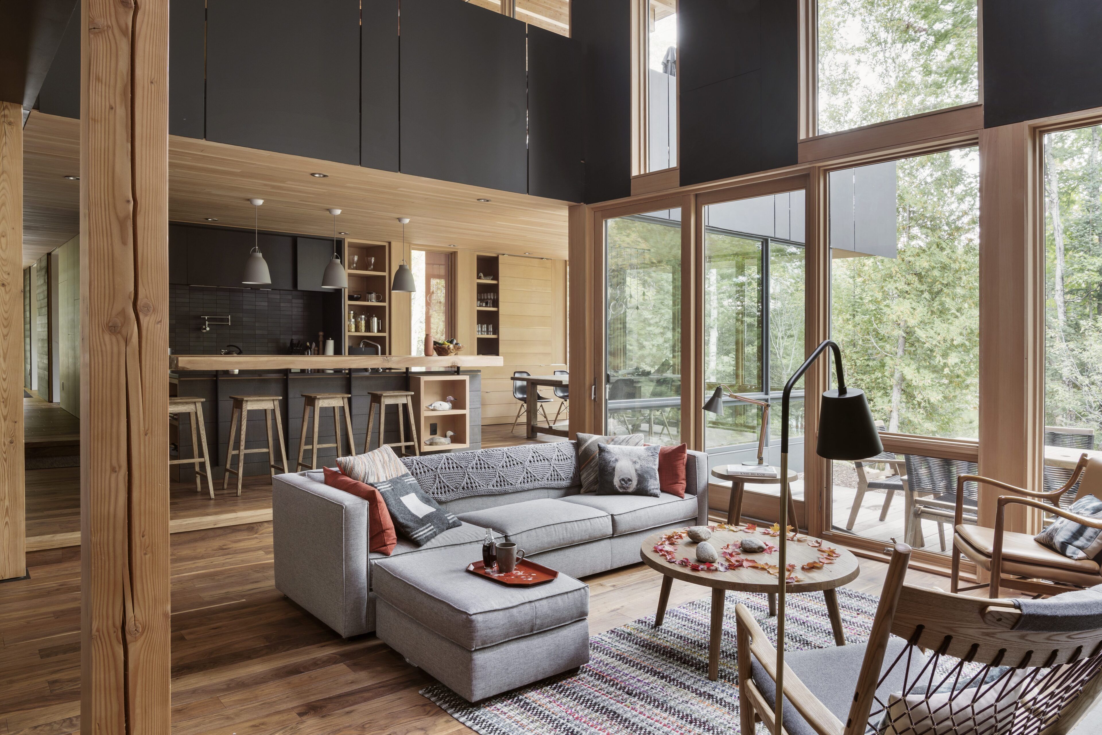 Mod Haliburton Luxury: lakeside architectural gem, w/5 kms private hiking trails