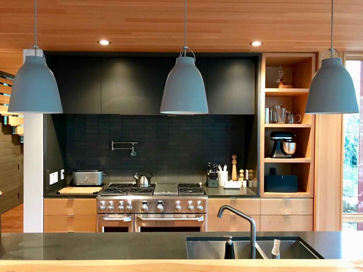 Mod Haliburton Luxury: lakeside architectural gem, w/5 kms private hiking trails