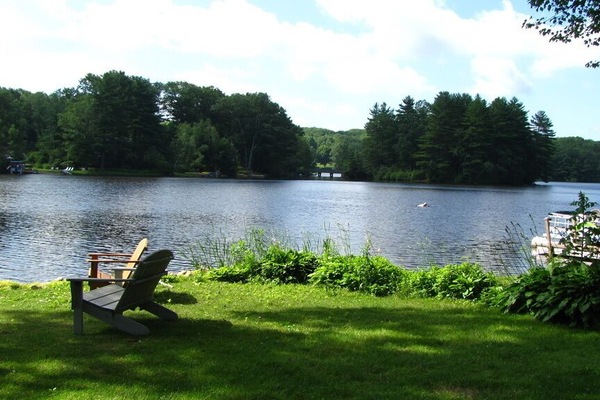 Tranquil views! Enjoy your morning cup of coffee here!
