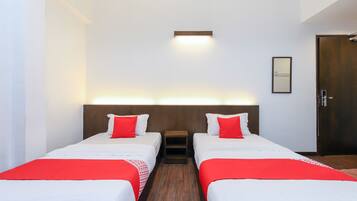 Deluxe Twin Room, 2 Twin Beds, Non Smoking | Free WiFi, bed sheets