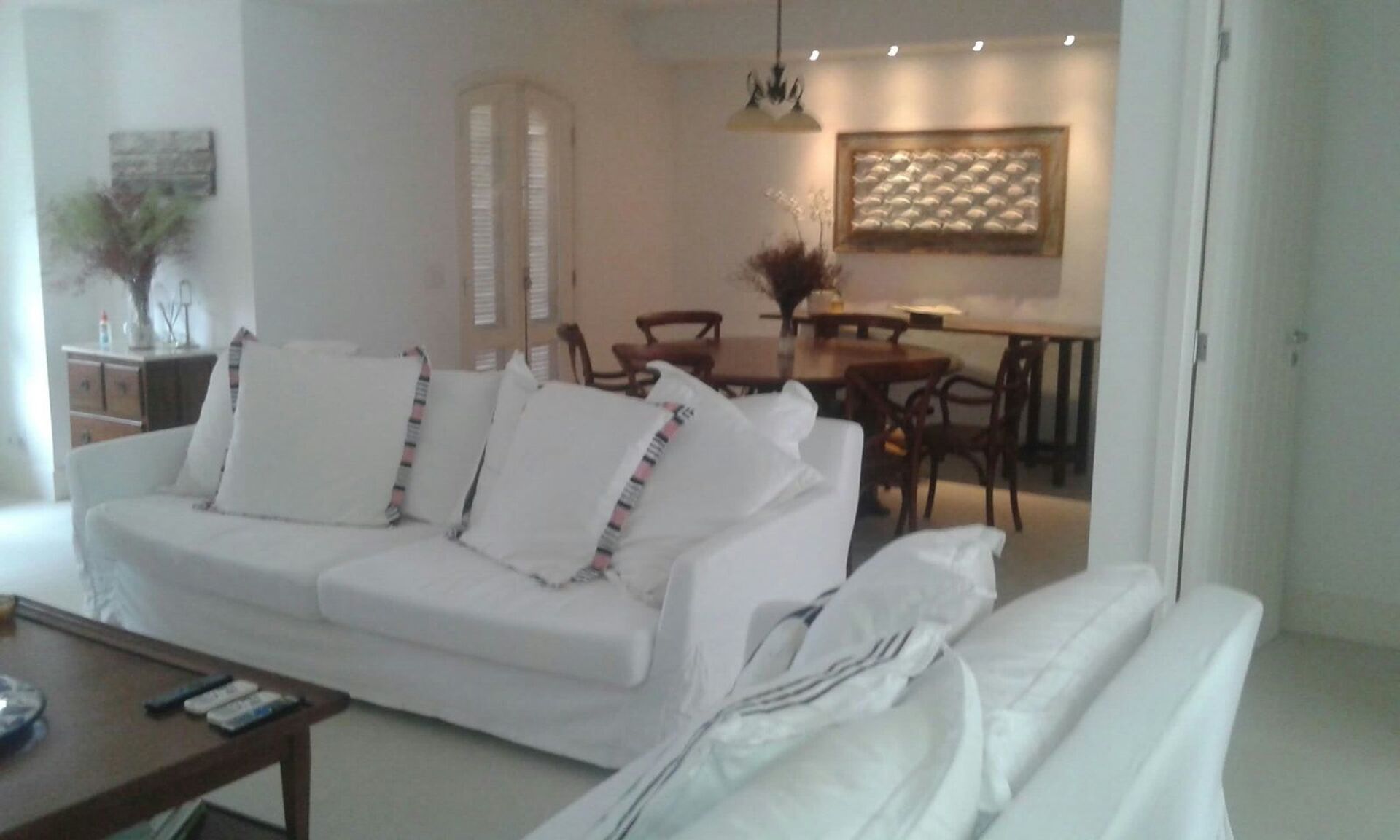 BEACH HOUSE WITH 5 SUITES, POOL, CABLE TV AND WIFI.