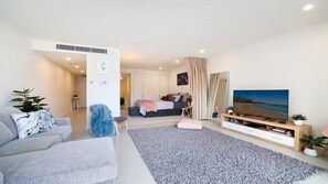 1 chambre, fer et planche à repasser, Wi-Fi gratuit, draps fournis