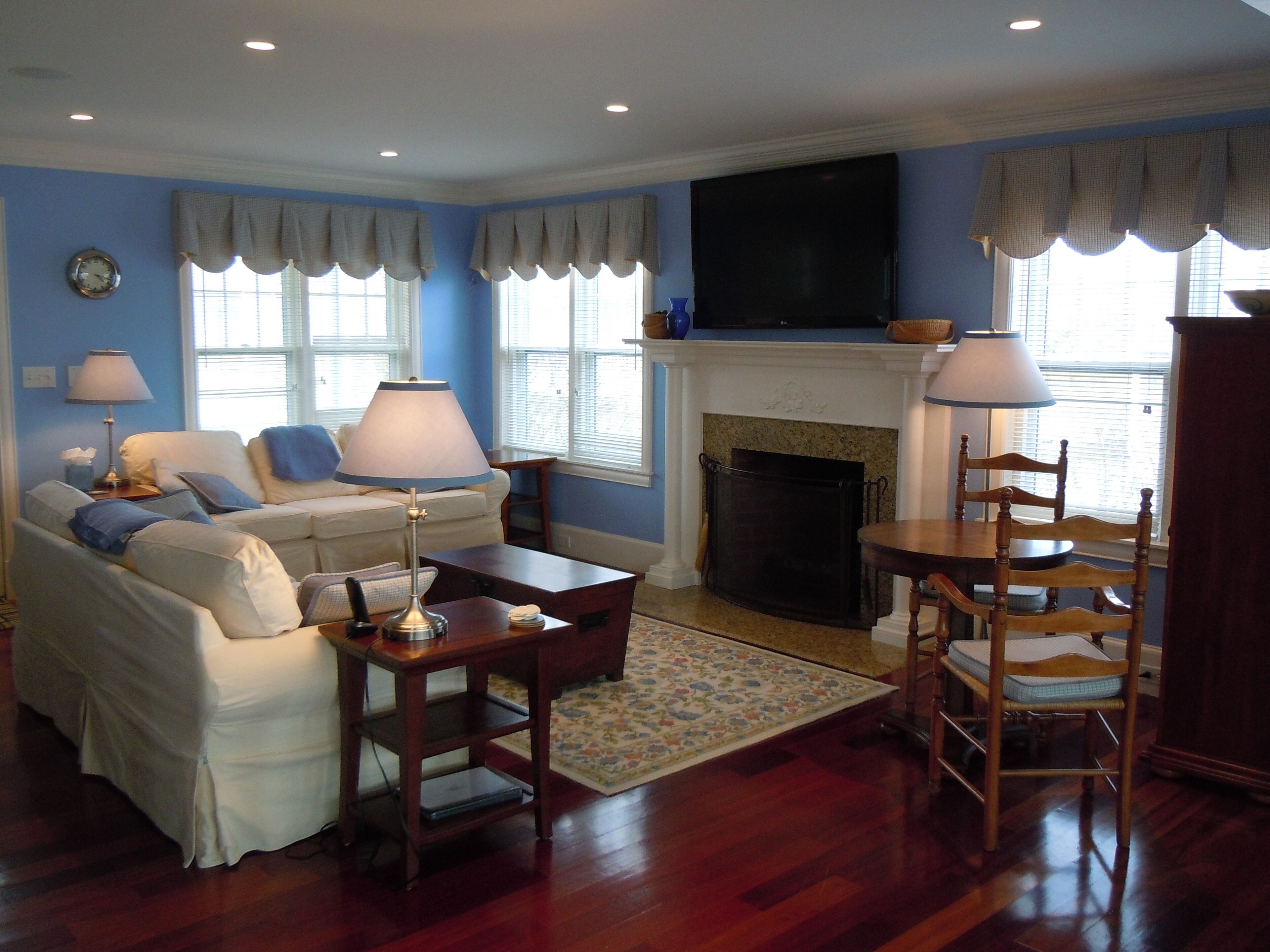 Stroll to Town or Roll to the Brewery or Beaches on Bike Path