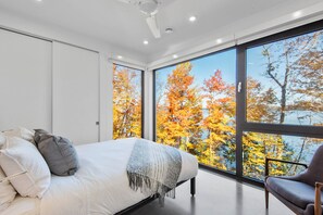 5 bedrooms, iron/ironing board, free WiFi, bed sheets