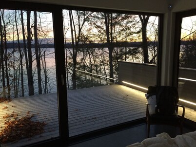 Contemporary and  luxurious property on Lake Memphremagog
