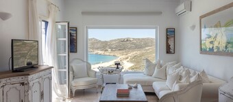 Amazing Villa right by Elia Beach