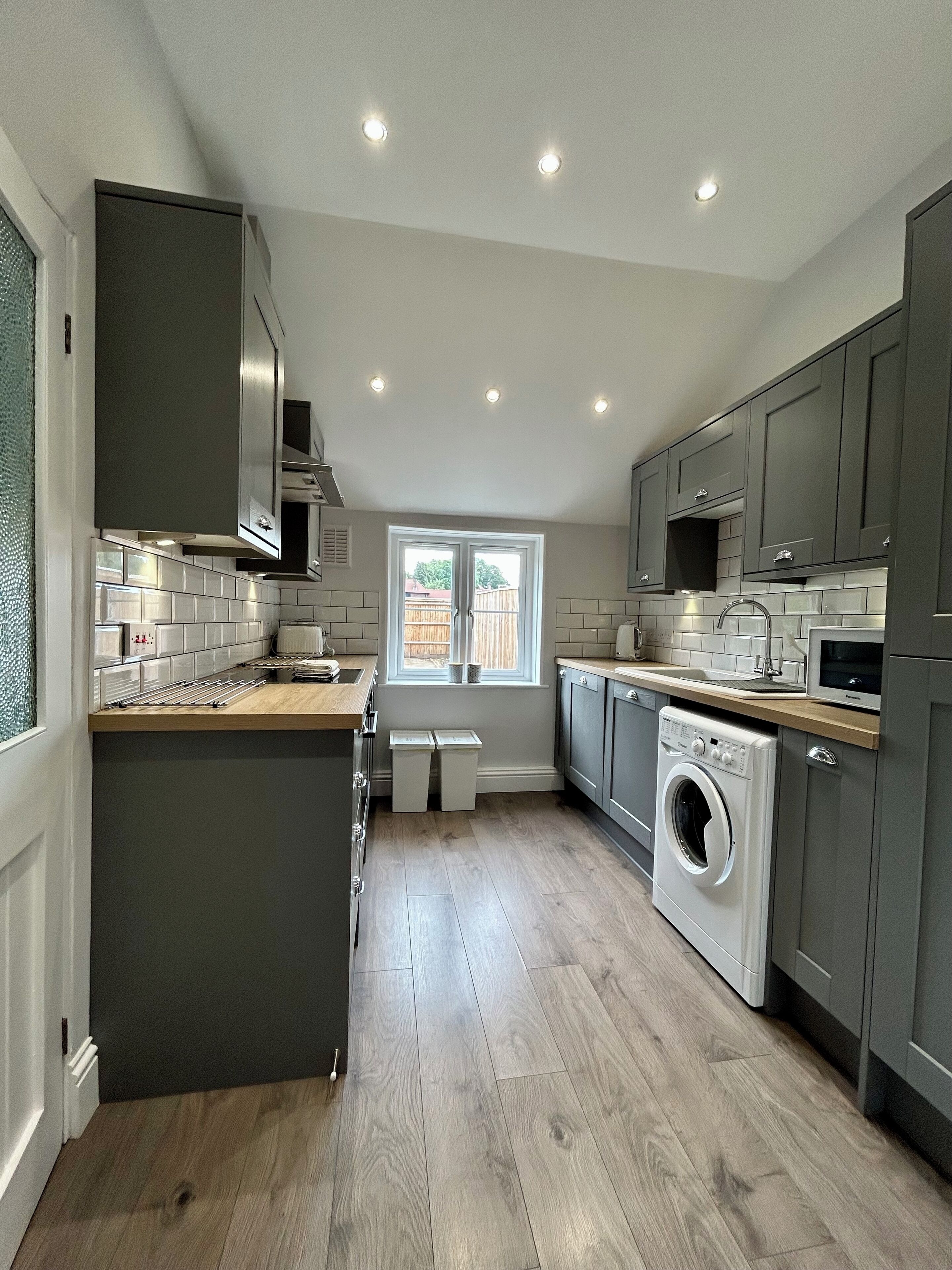 Beautiful Victorian cottage in Ashtead easy access to London set in countryside