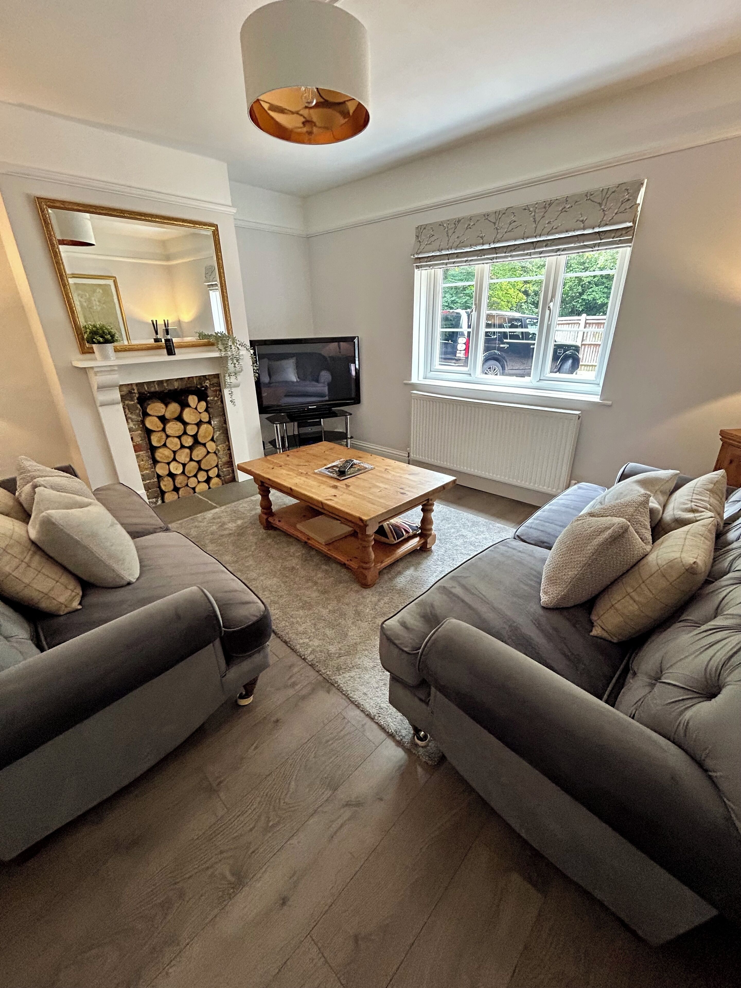 Beautiful Victorian cottage in Ashtead easy access to London set in countryside