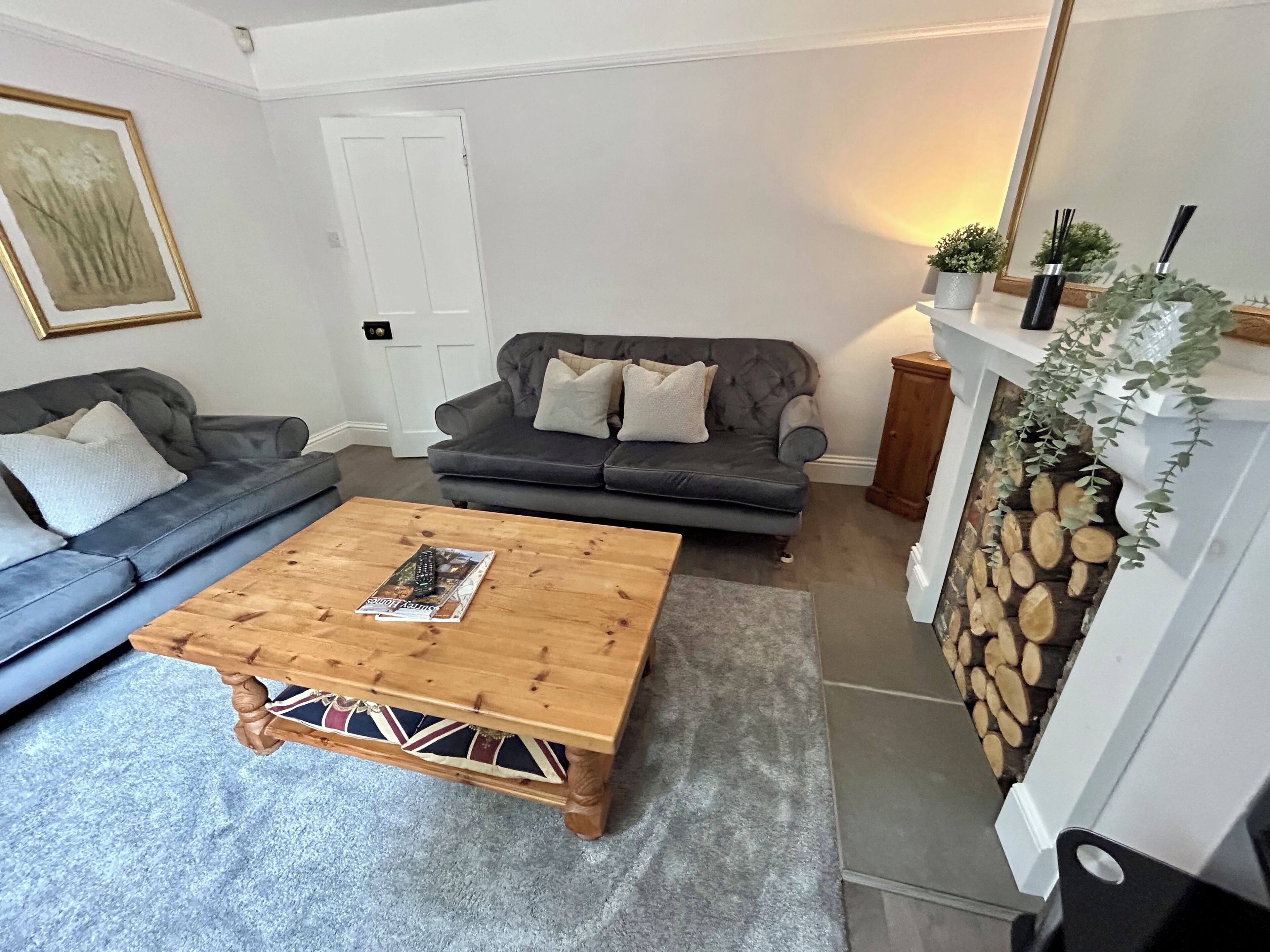 Beautiful Victorian cottage in Ashtead easy access to London set in countryside