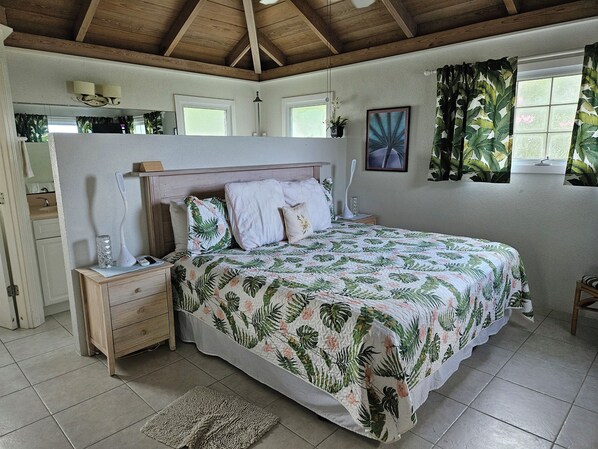 2 Schlafzimmer, Schreibtisch, Bügeleisen/Bügelbrett, Reisekinderbett