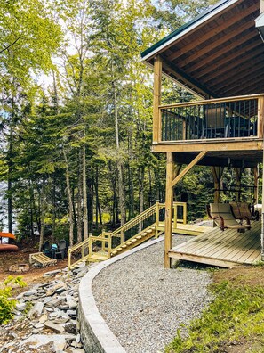Property grounds - Charming home with direct lake access, close to town (Greenville)