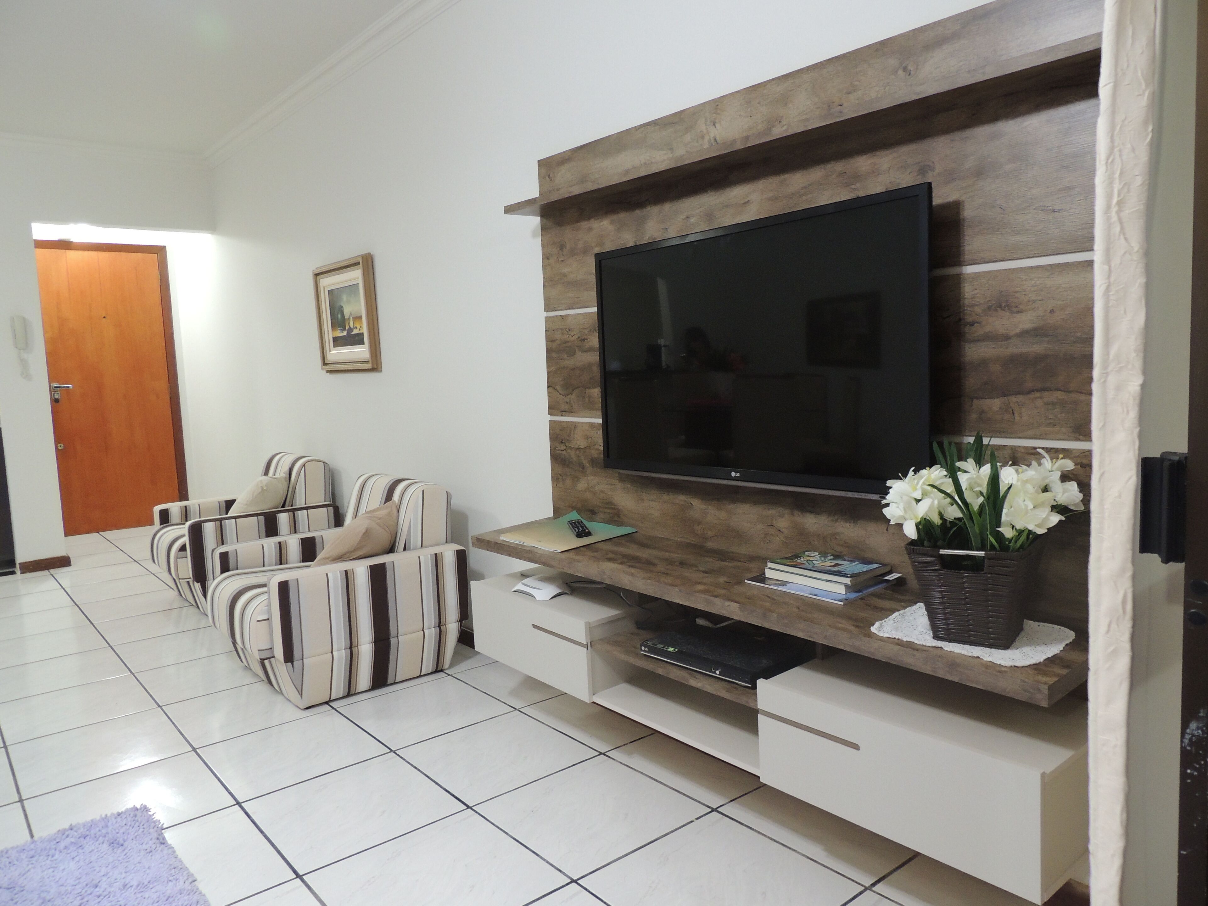 Televisión y reproductor de DVD 