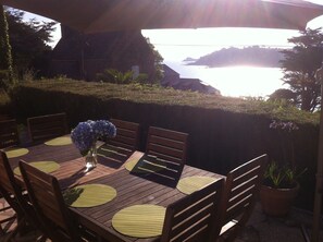 Outdoor dining - Breathtaking view of TRESTRAOU beach (Perros-Guirec)