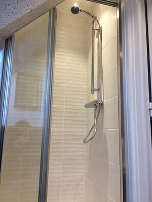 Combined shower/tub, hair dryer - Breathtaking view of TRESTRAOU beach (Perros-Guirec)